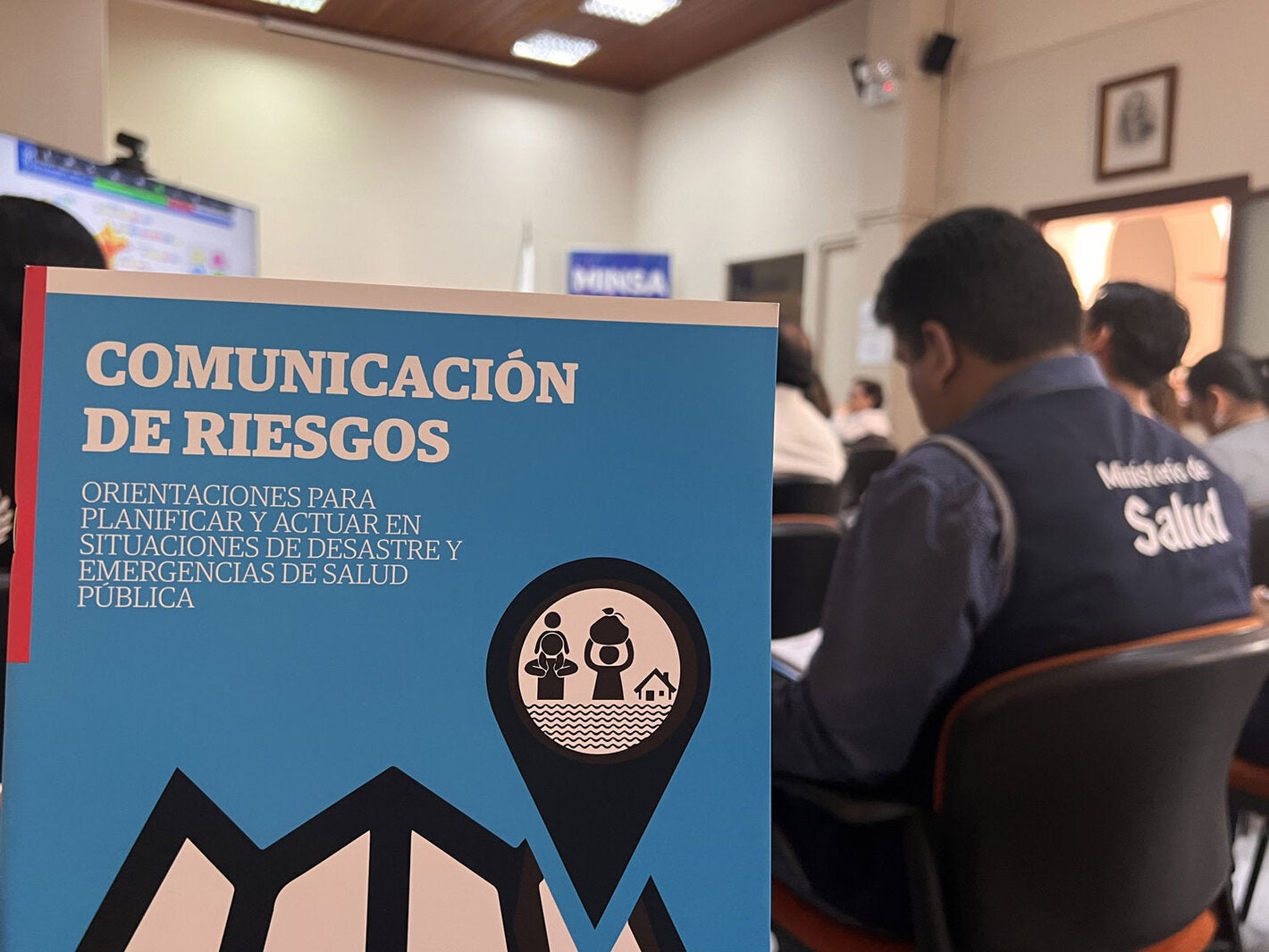 Portada de publicación sobre comunicación de riesgos