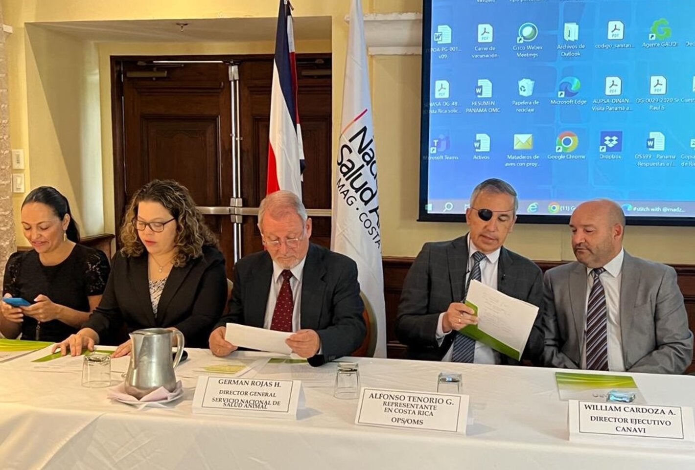 Participantes de la mesa principal