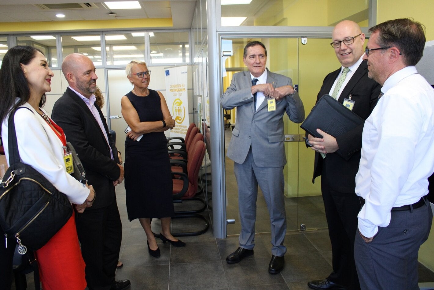 PAHO Director, Dr Jarbas Barbosa (center) after meeting with Ambassador Malgorzata Wasilewska, Head of Delegation to Barbados, the Eastern Caribbean States, the OECS and CARICOM/CARIFORUM (3rd left)