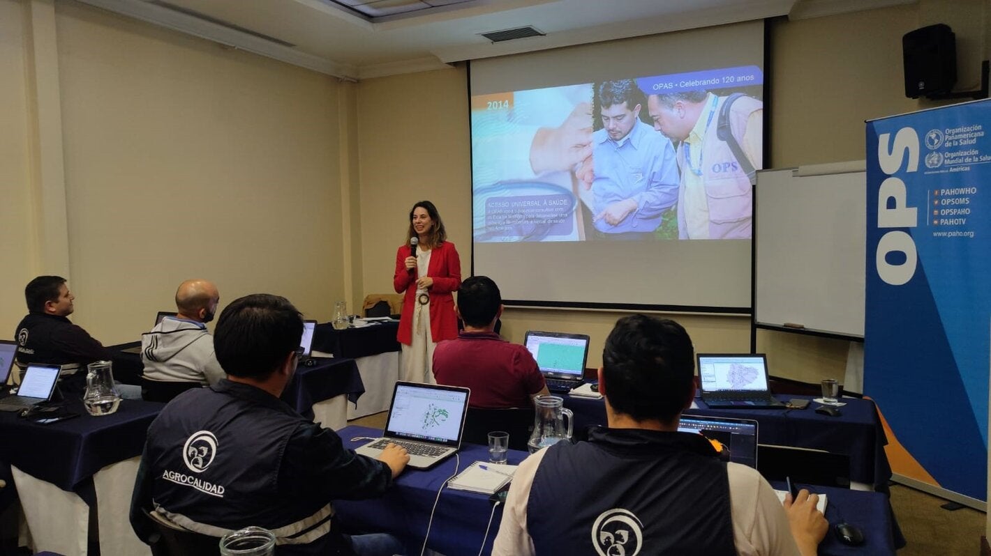 Capacitación en SIG para profesionales de Agrocalidad, Ecuador
