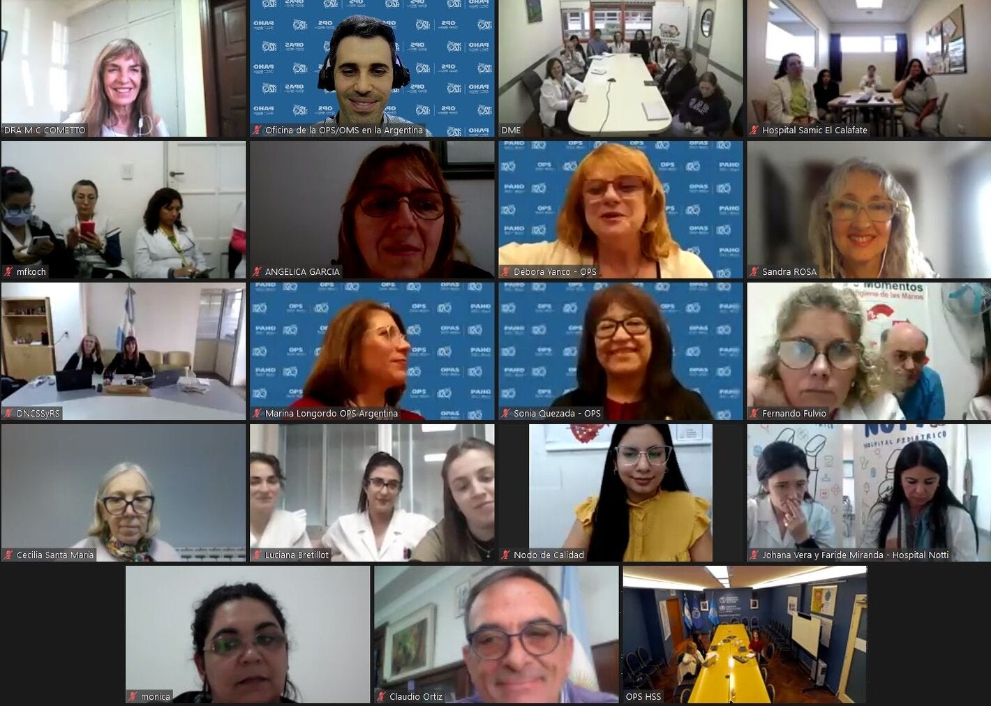 Foto de los participantes de la reunión de la primera comunidad de práctica