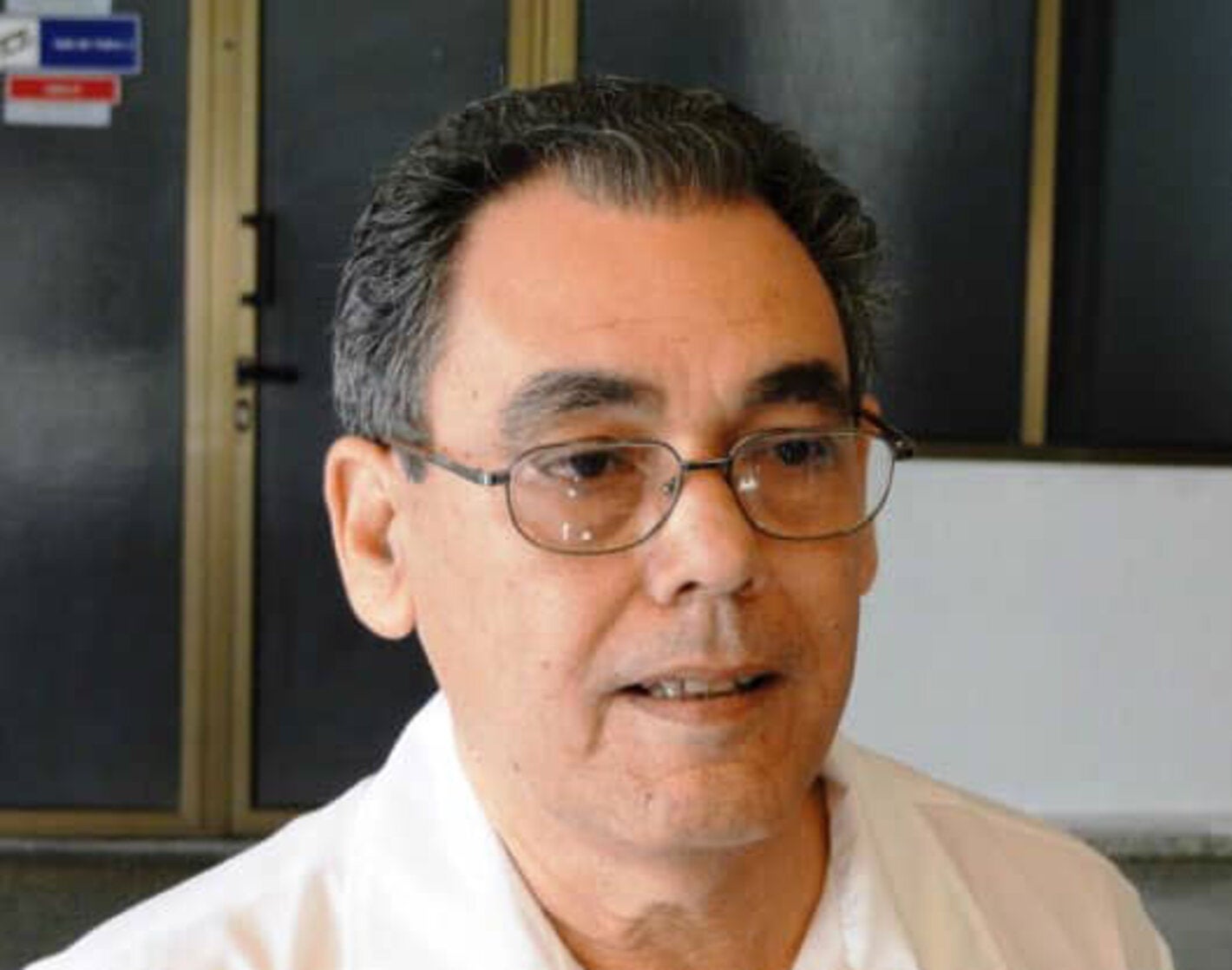 The PAHO Award for Health Services Management and Leadership 2023 has been awarded to Dr. Alfredo Darío Espinosa Brito, of Cuba, for his service to public health.