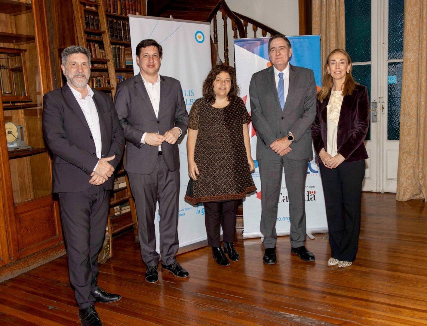 The Director of the Pan American Health Organization (PAHO), Dr. Jarbas Barbosa today signed a new agreement with Argentine health, science and technology authorities to strengthen and increase capacities for the development and future production of mRNA vaccines for regional use.