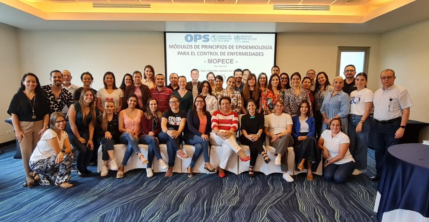 Fotografia final de los participantes