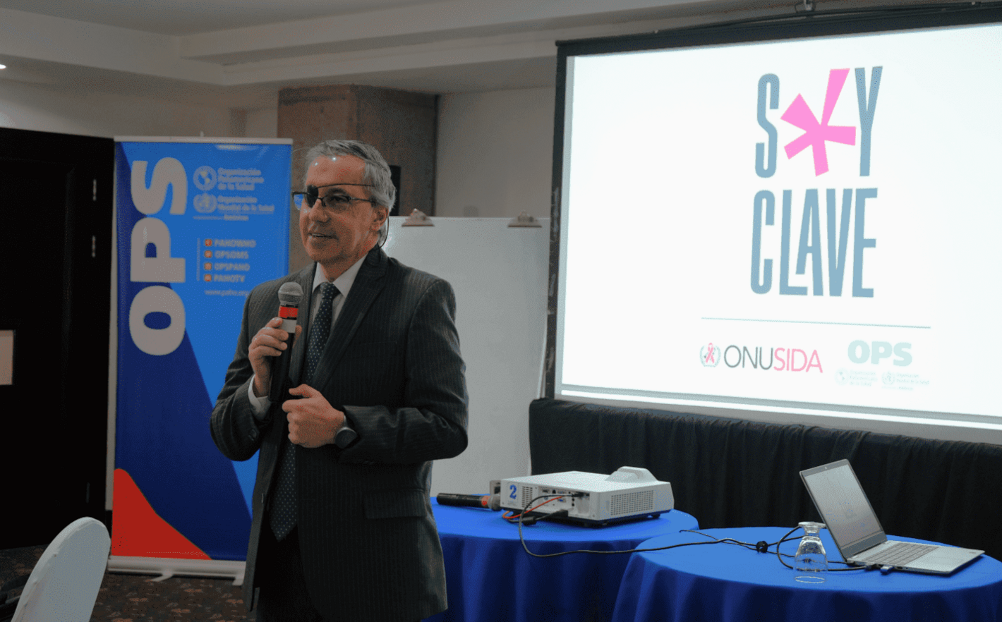 Representante de la OPS durante sus palabras de inicio