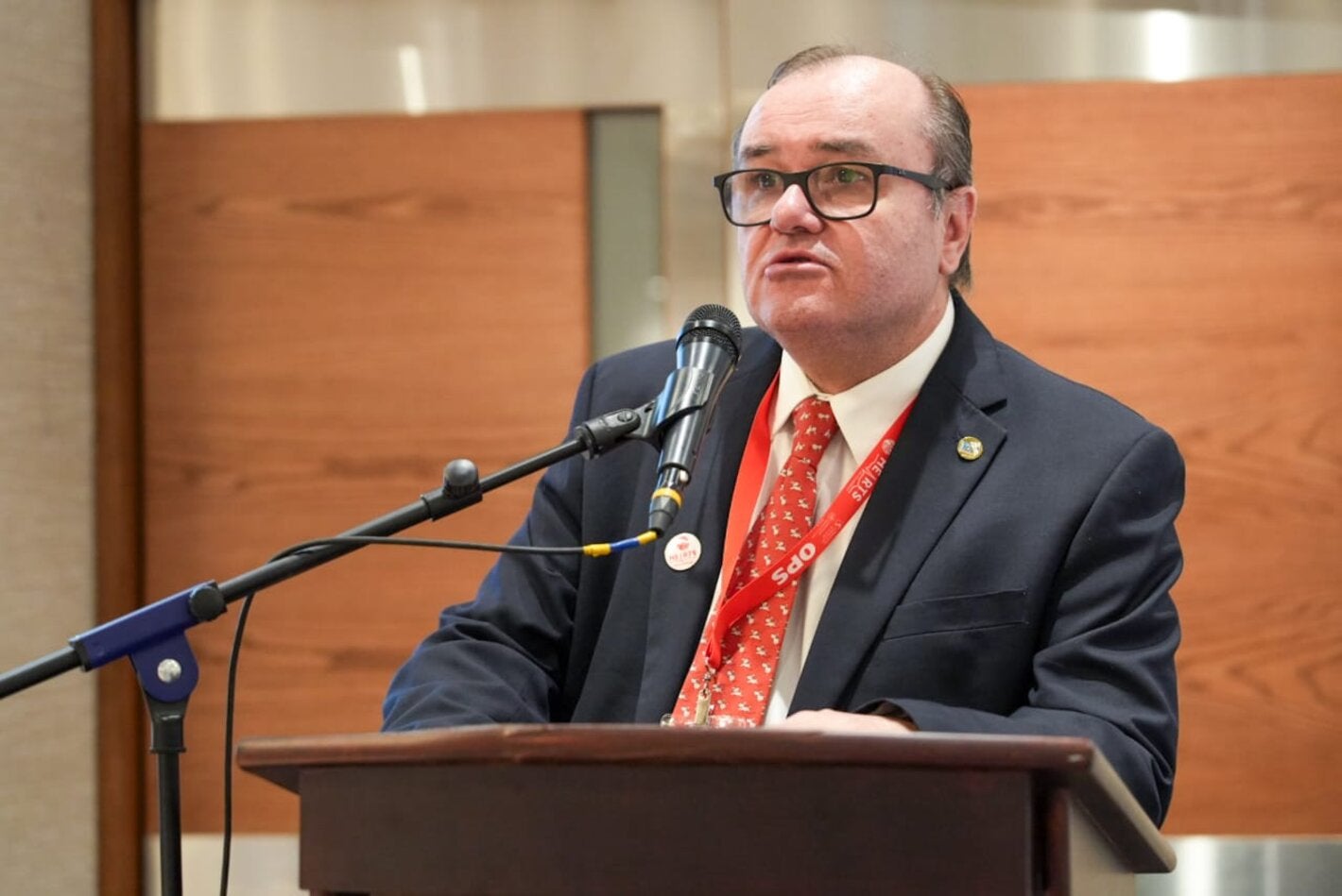 Ecuador potencia la eficiencia y transparencia de hospitales con implementación de herramienta propuesta por OPS/OMS