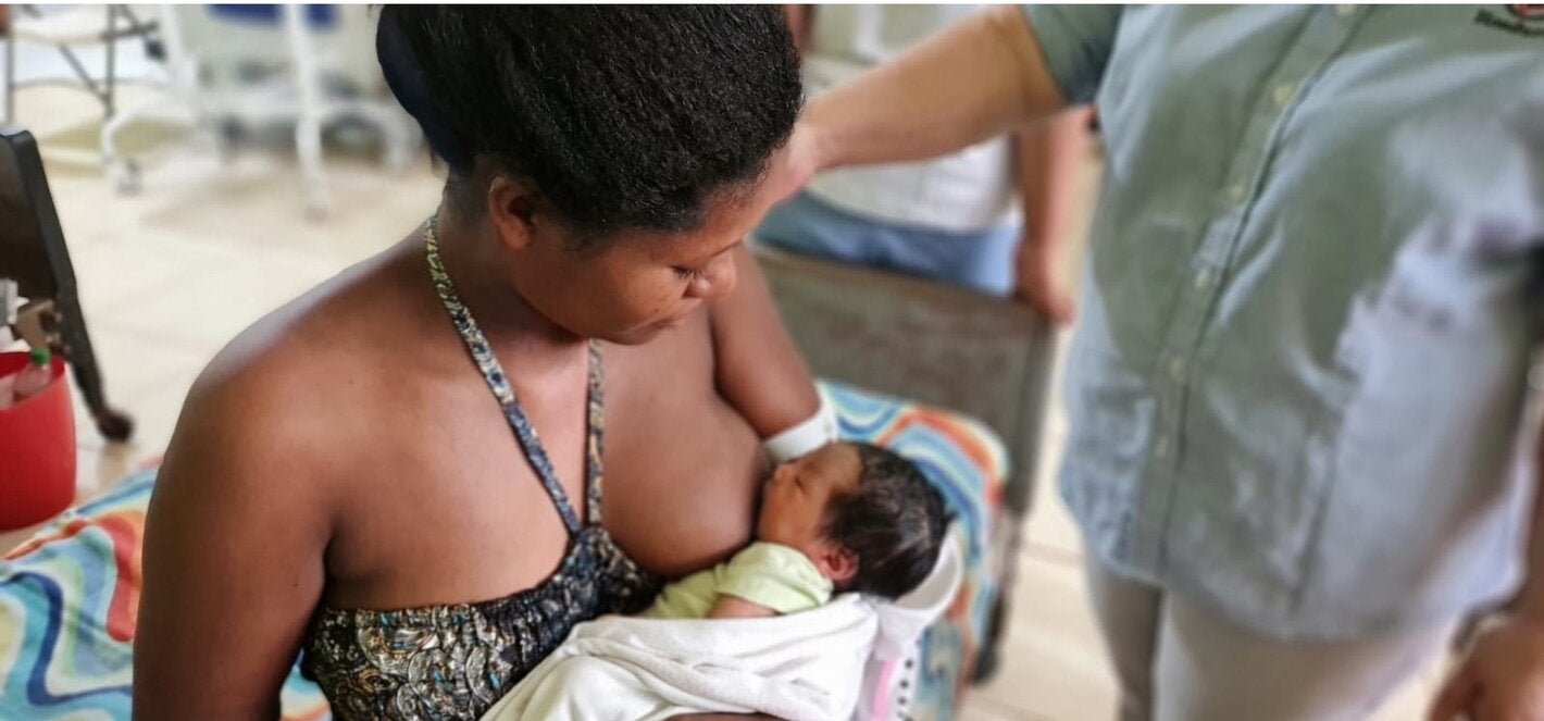 Madre miskita puérpera recibe atención y consejería