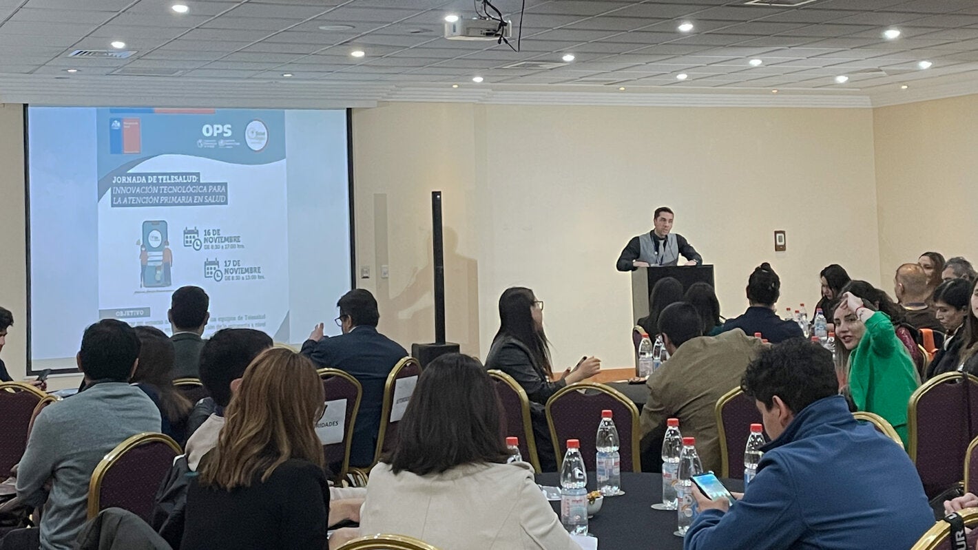 120 profesionales de los diversos niveles que integran la red asistencial del Ministerio de Salud se reunieron para reflexionar sobre la experiencia en la implementación de esta estrategia de gestión remota.