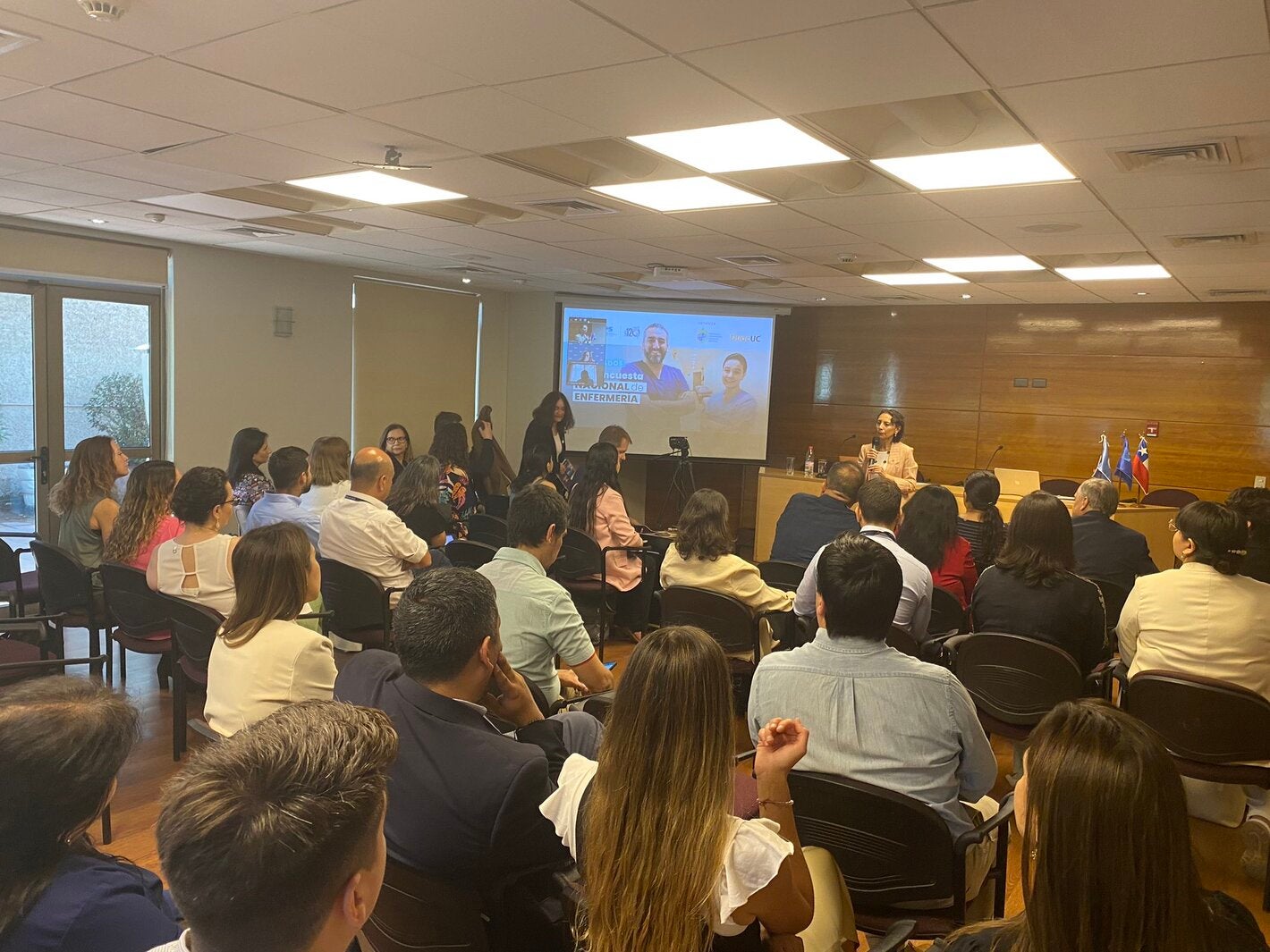 El estudio consideró la opinión de más de 8.000 enfermeras (os) y Técnicos en Enfermería