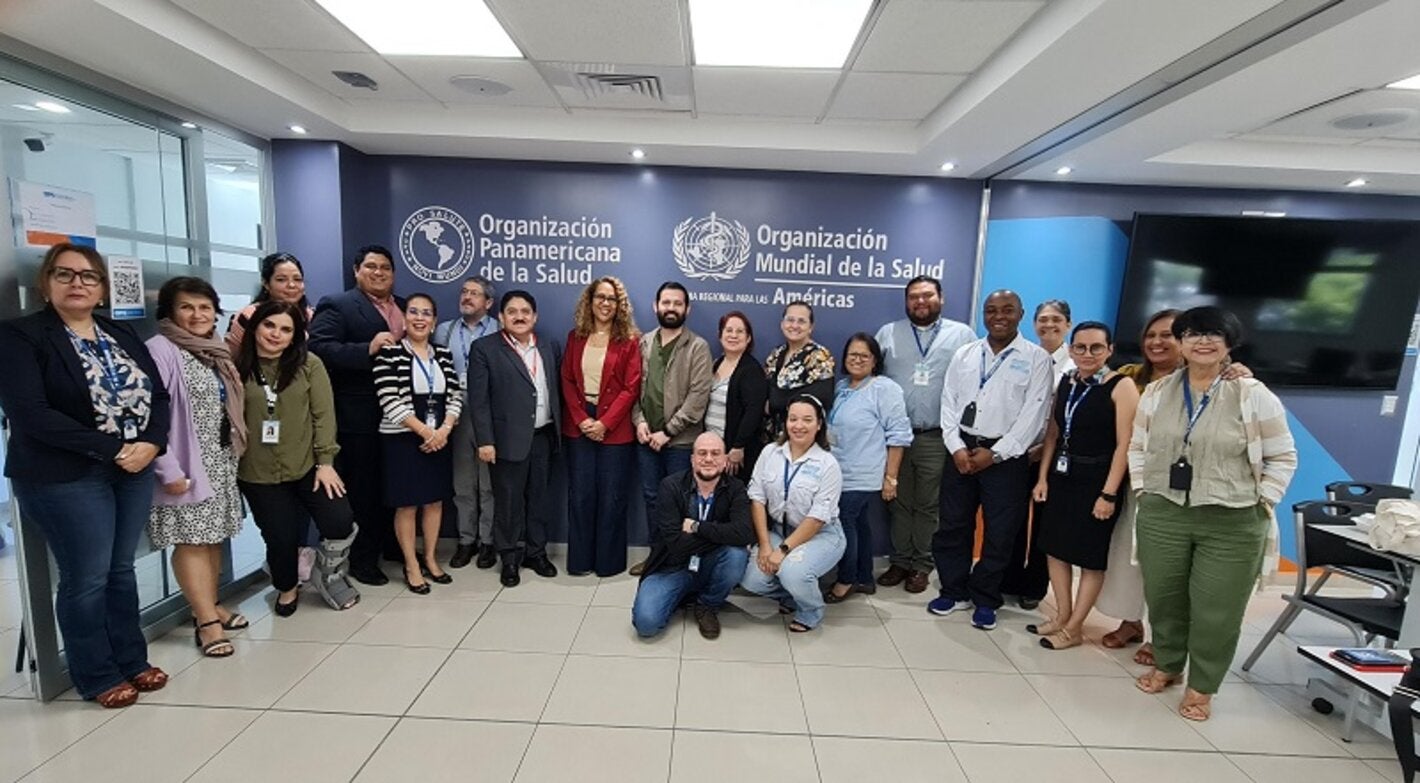 Equipos de Salud y de la OPS