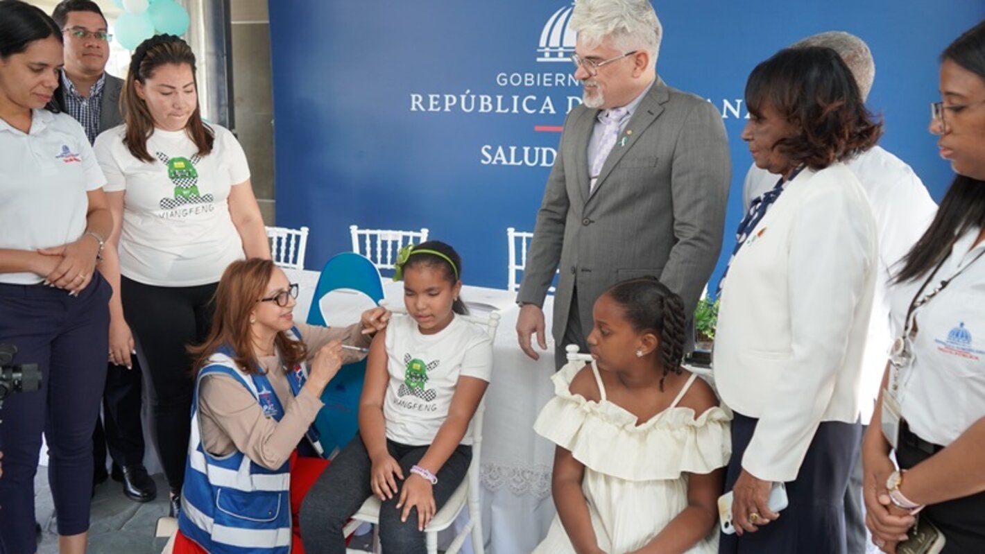OPS conmemoró Día Mundial de la Prevención del Cáncer de Cuello Uterino junto al Ministerio de Salud con vacunación contra VPH