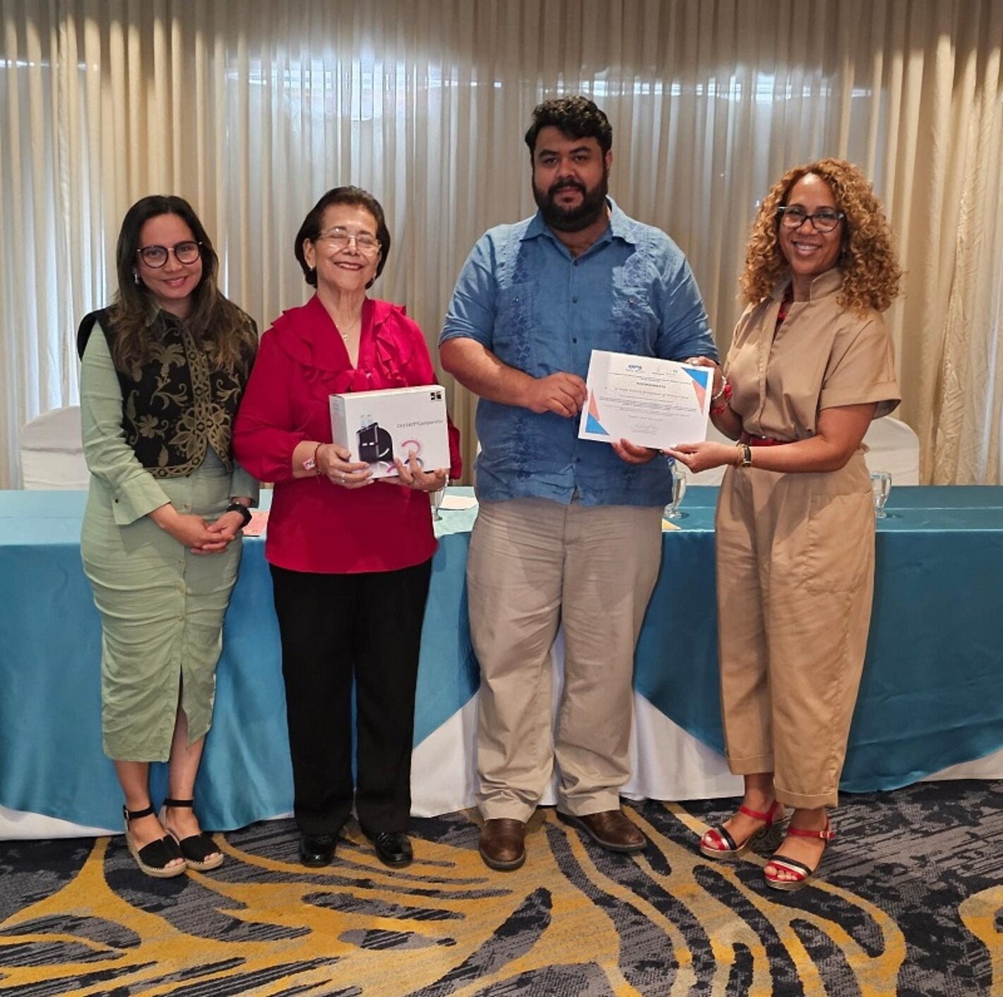 Autoridades entregan insumos de WASH PRESS a Región Metropolitana de Salud