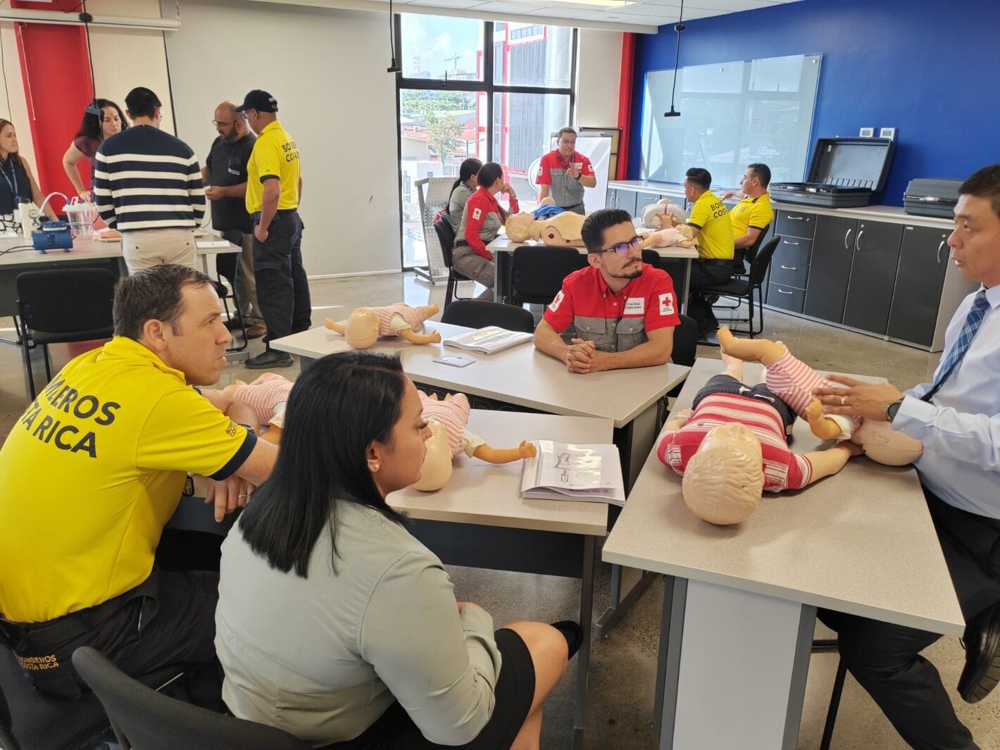 Participantes durante uno de los ejercicios del curso
