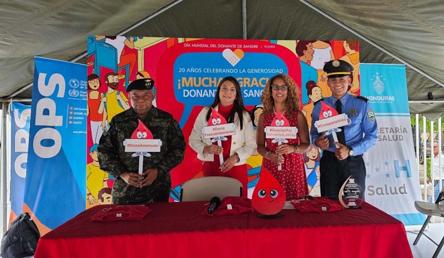 Autoridades en la inauguración del Día Mundial del Donante de Sangre 2024
