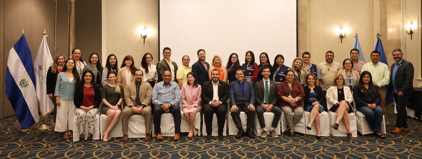 misión meningitis en El Salvador