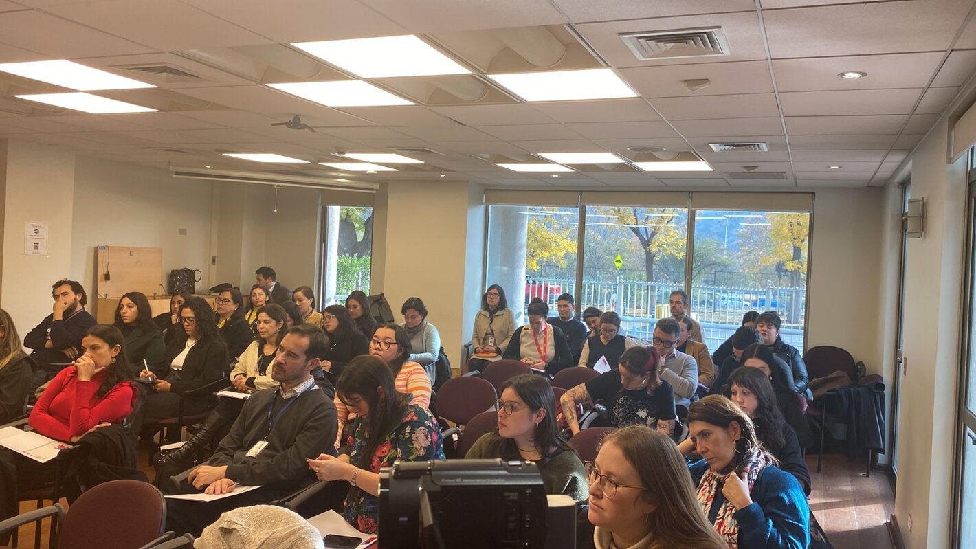 Chile desarrolló taller dirigido a comunicadores para cobertura mediática responsable en salud mental y suicidio 