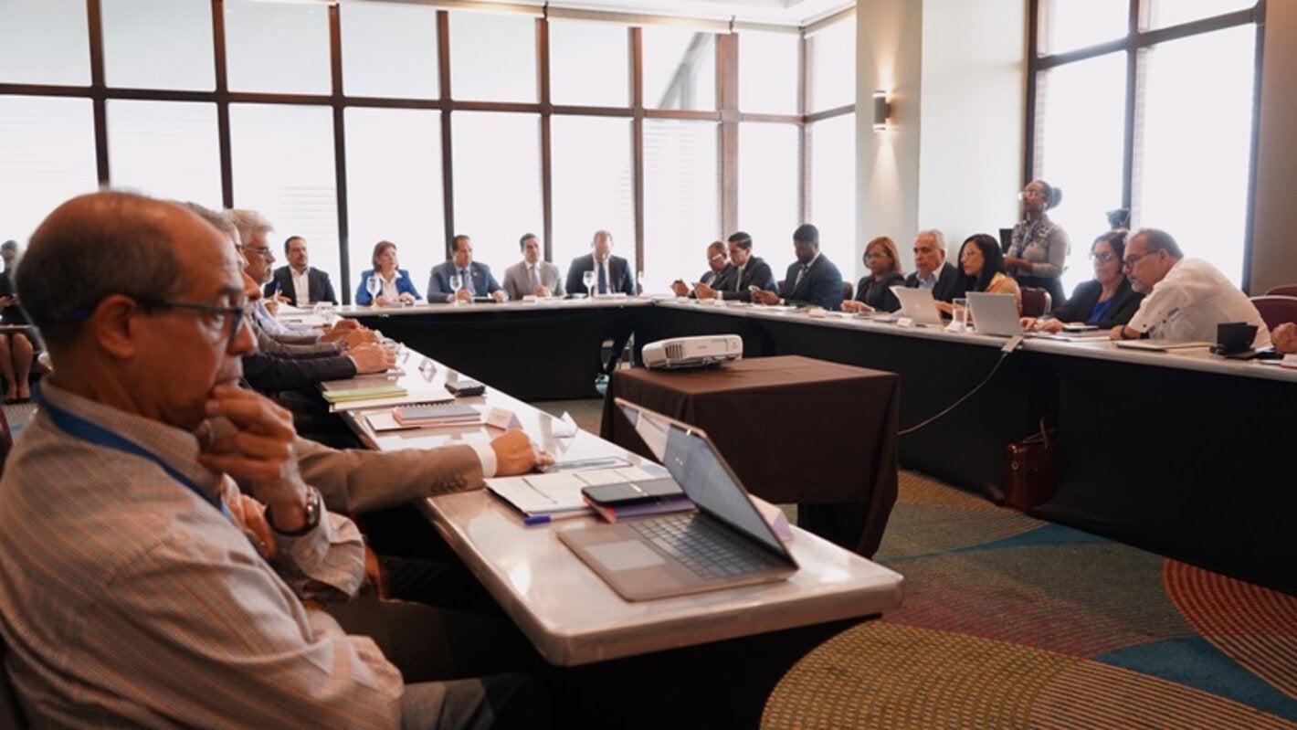 Ministerio de Salud se reúne con OPS para mejorar la atención primaria incorporando el abordaje de curso de vida