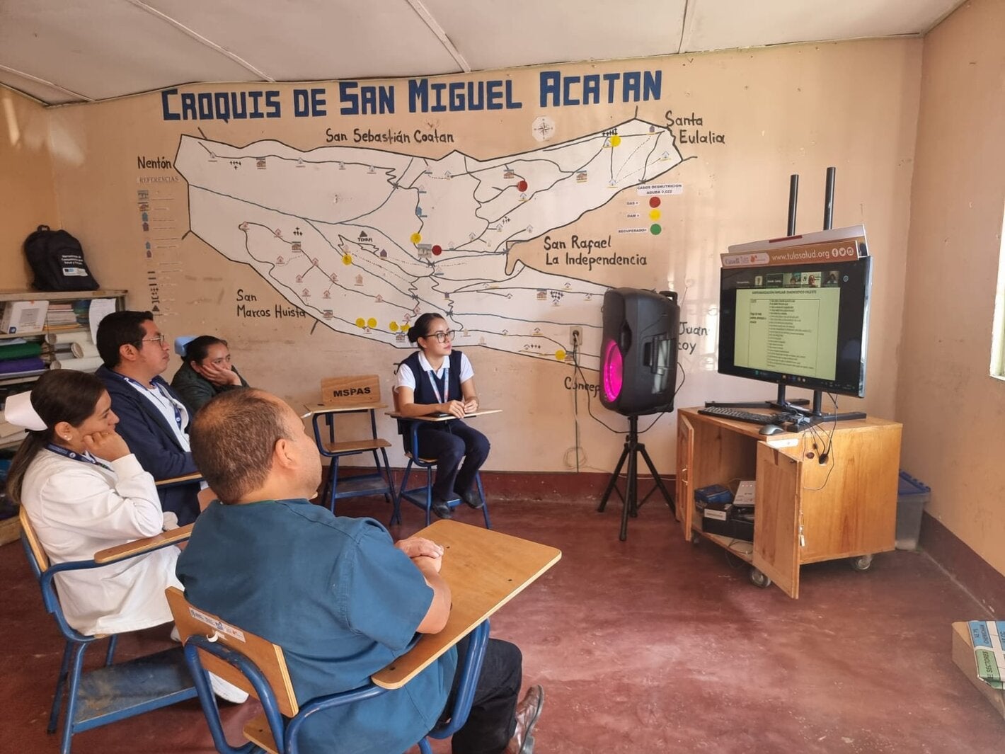 Personal de salud participa en la sesión inaugural del curso Salud Familiar y Comunitaria