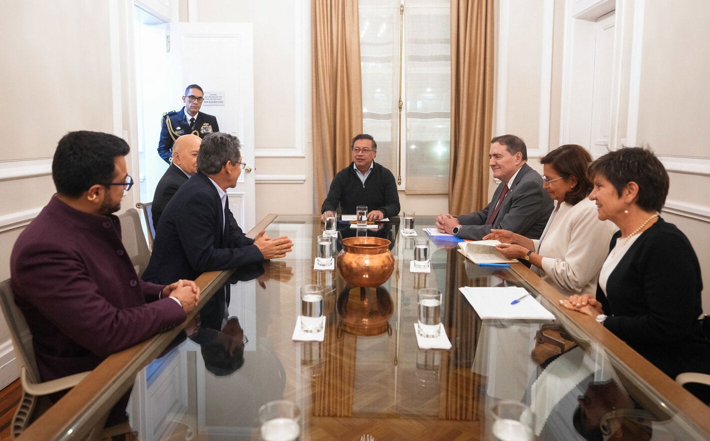 El doctor  Barbosa se reunió con el presidente de la República, Gustavo Petro Urrego, acompañado por la representante de la OPS en Colombia, doctora Gina Tambini Gómez y funcionarios del Gobierno nacional.