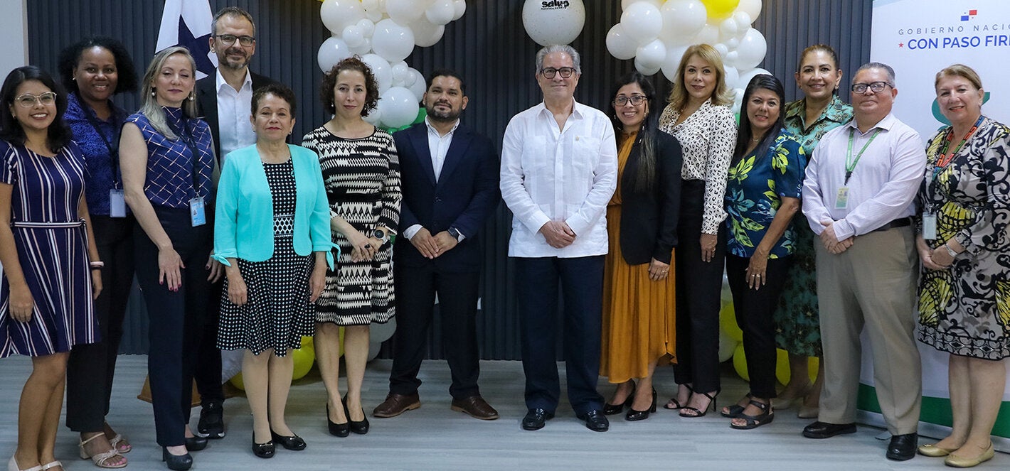 Fotografía grupal de participantes en la reunión técnica entre el MINSA, OPS, UNICEF, FAO, INCAP.