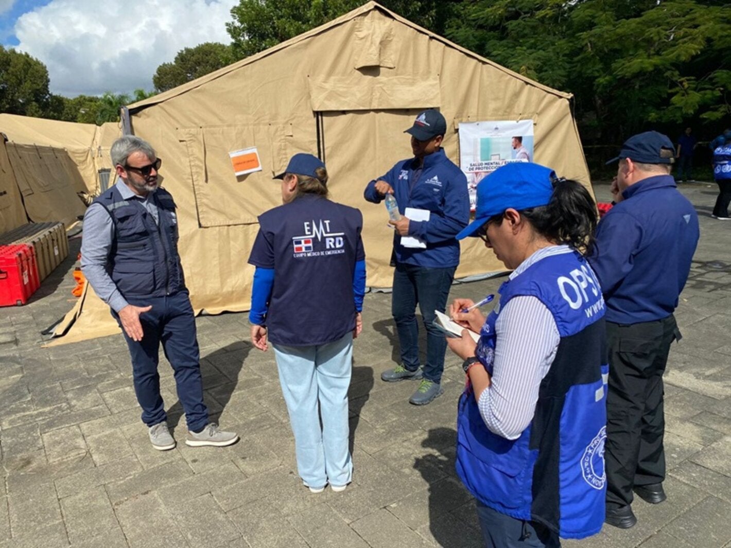 Despliegue de Equipos Médicos de Emergencia (EMT)