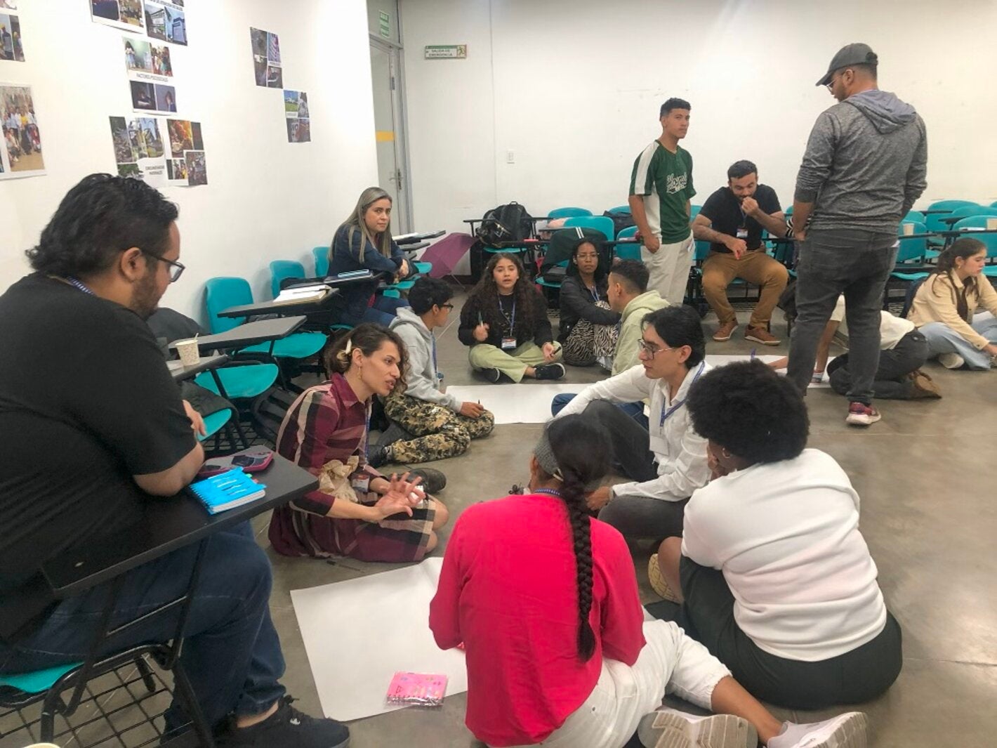 Jóvenes en el taller