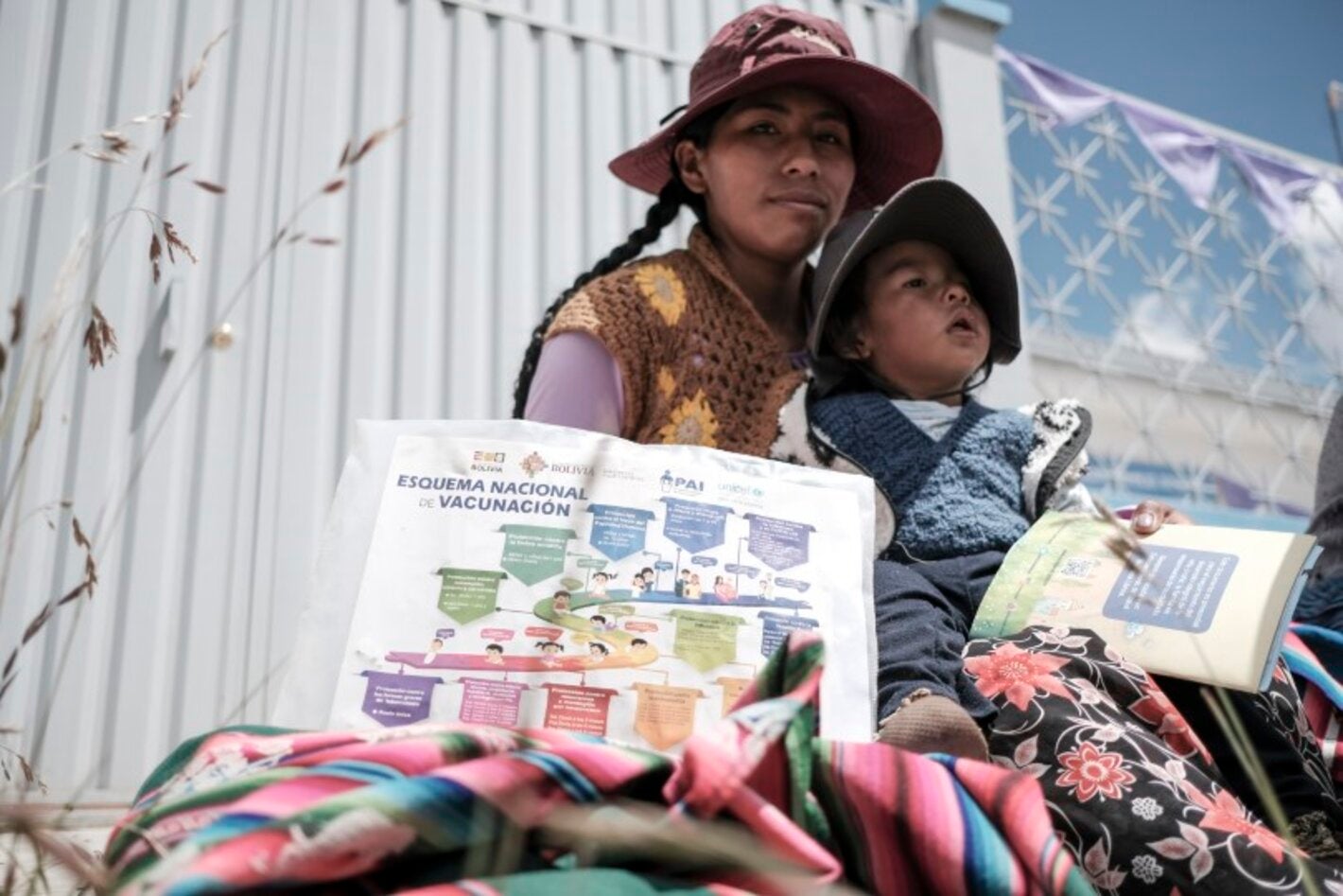 Madre boliviana con su hijo