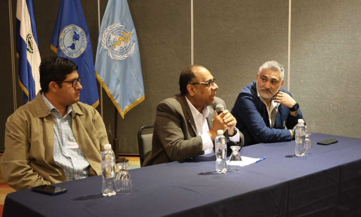 Inicio taller CICOM, autoridades de salud