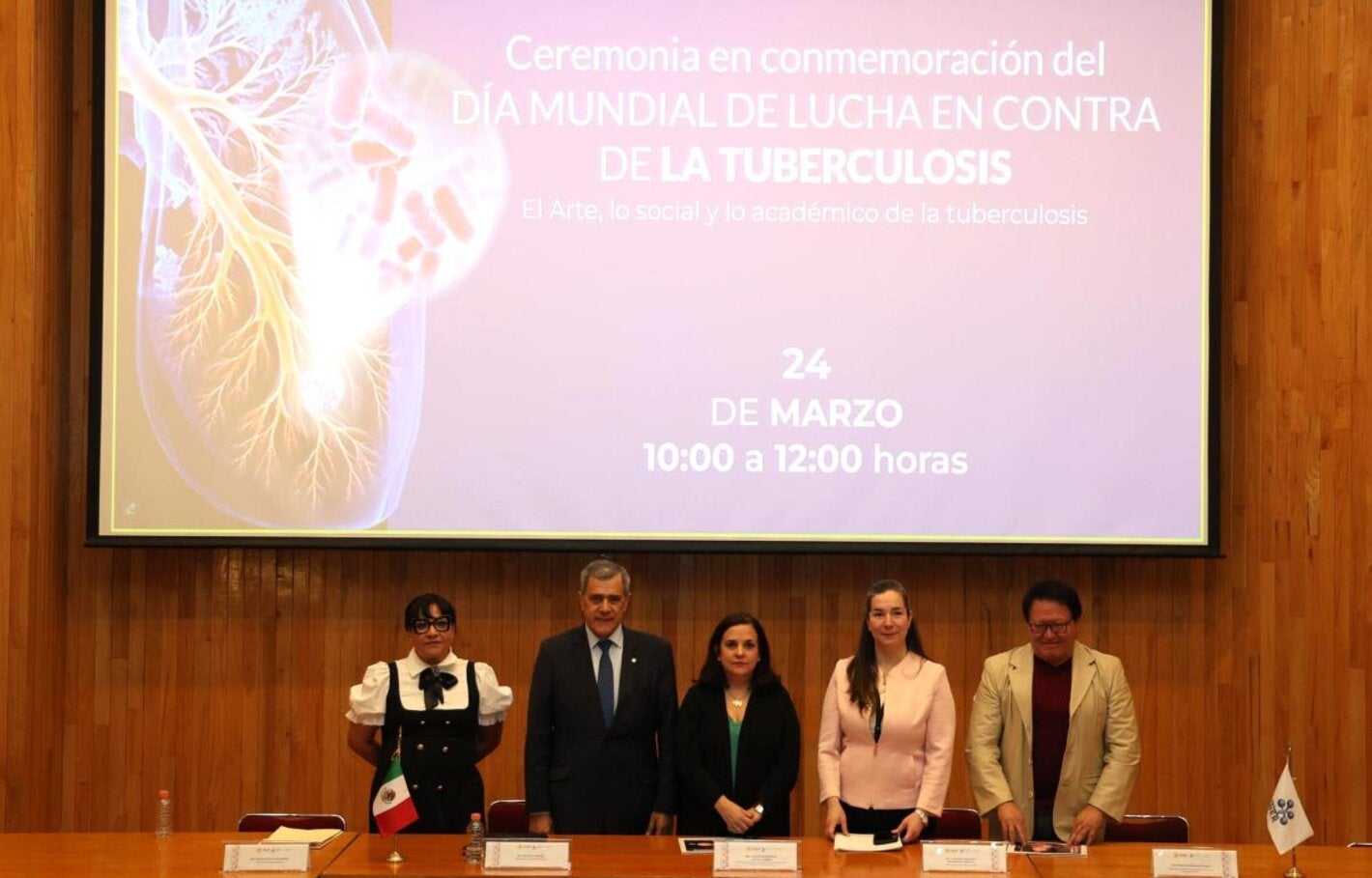 Autoridades de salud que participaron en la mesa de presidium en el marco del Día Mundial de la Tuberculosis