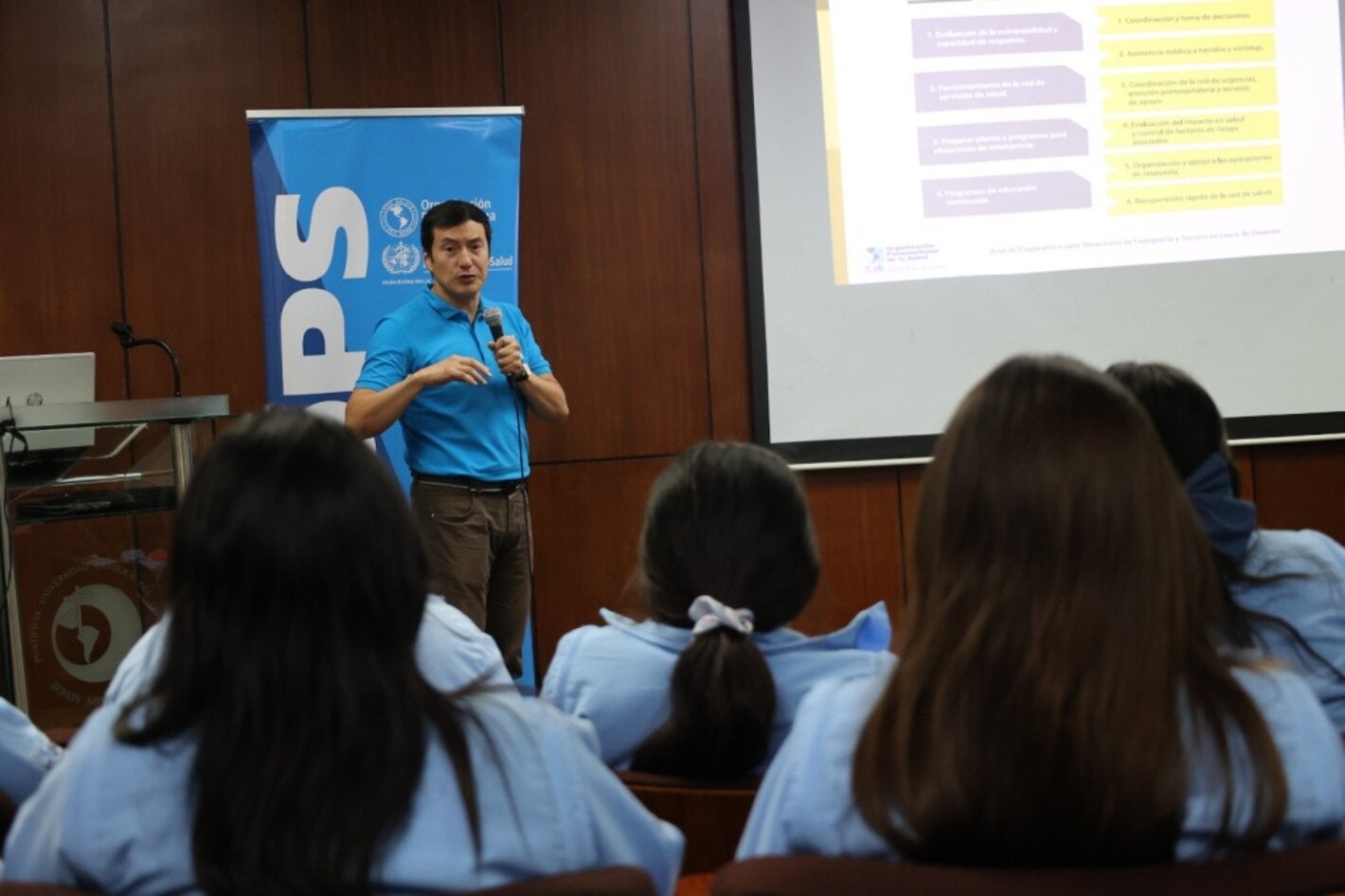 Funcionarios de la Secretaría de Salud del Municipio de Quito reciben capacitación de la OPS/OMS en Evaluación de Daños y Análisis de Necesidades en Salud