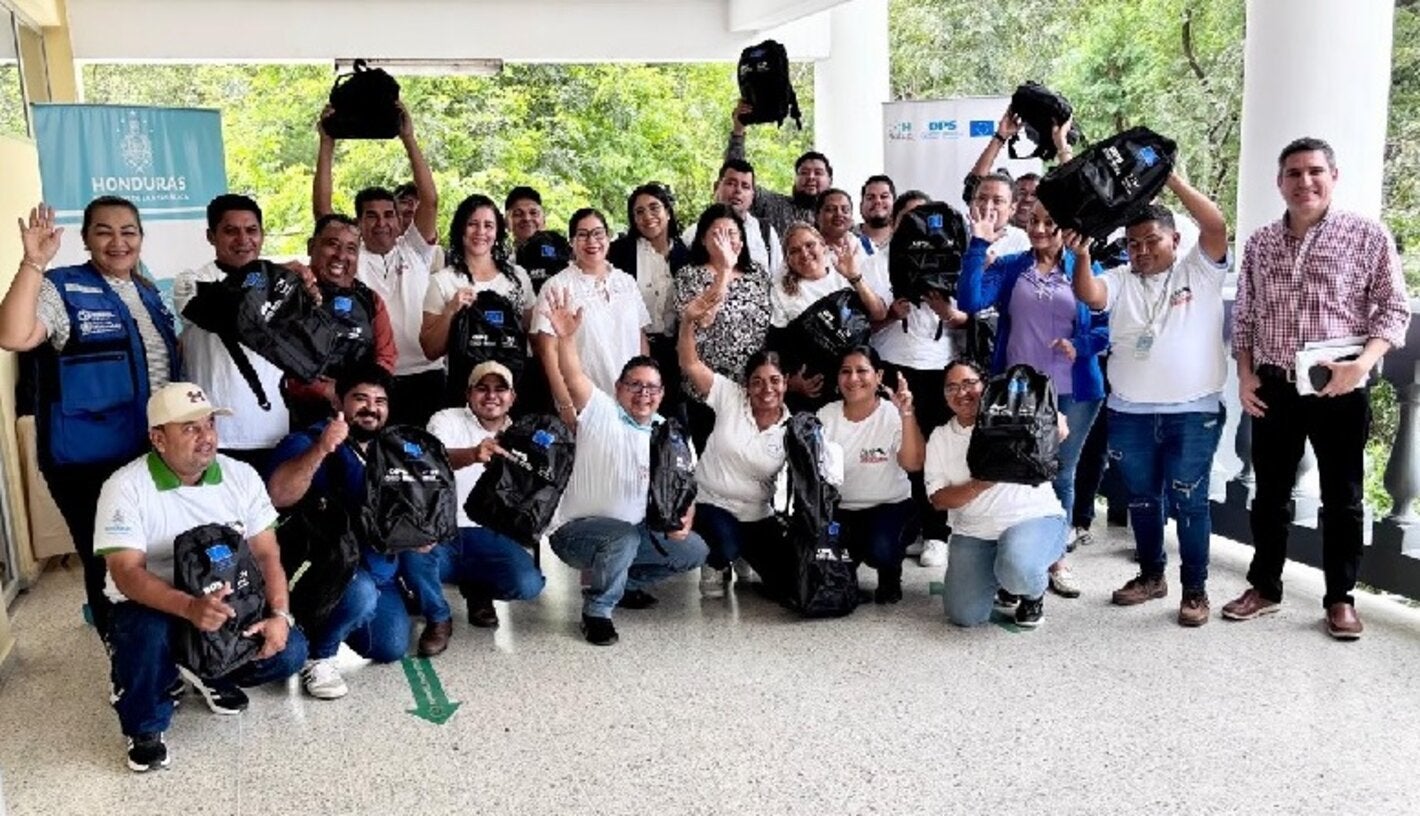 Equipos de manejo integral del dengue en SPS y Cortés