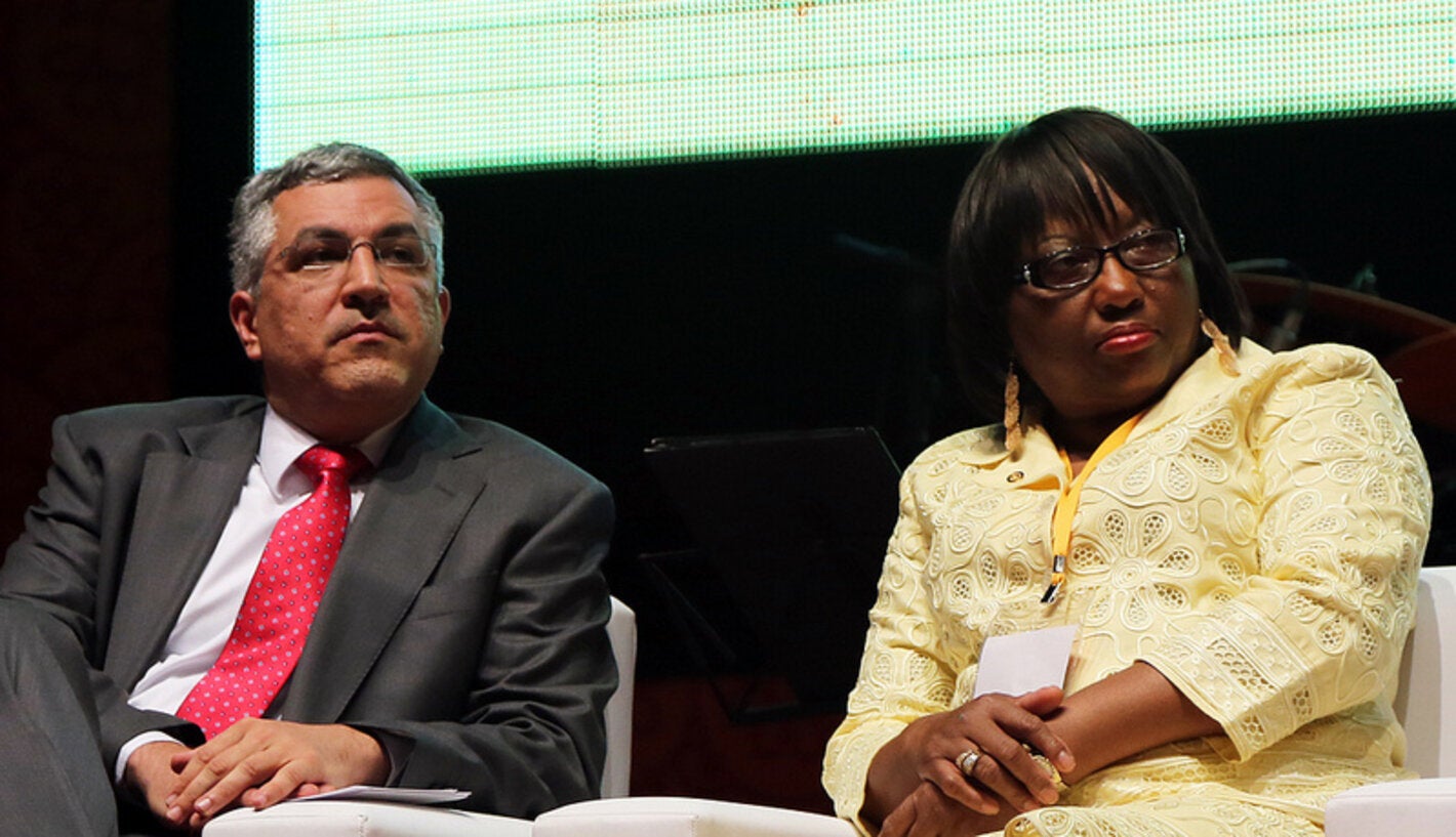 etienne durante la apertura del foro