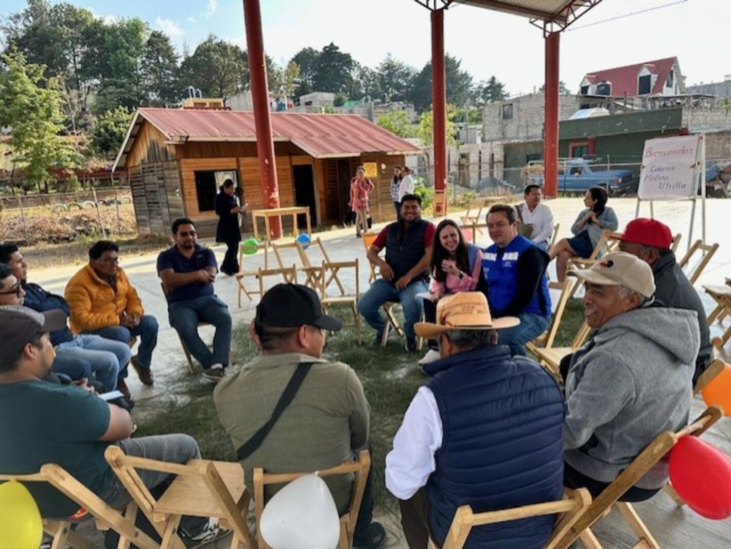 Reunión con comunidades en México.