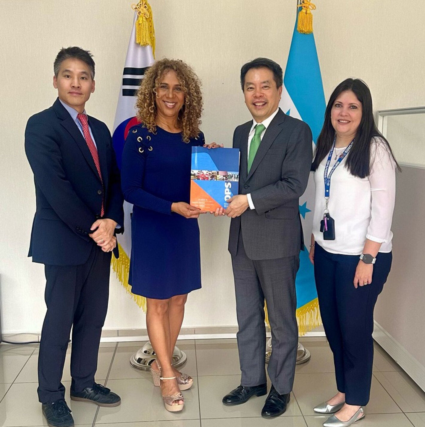 Embajador de Corea y Representante de la OPS/OMS en Honduras revisan avances de proyecto dengue