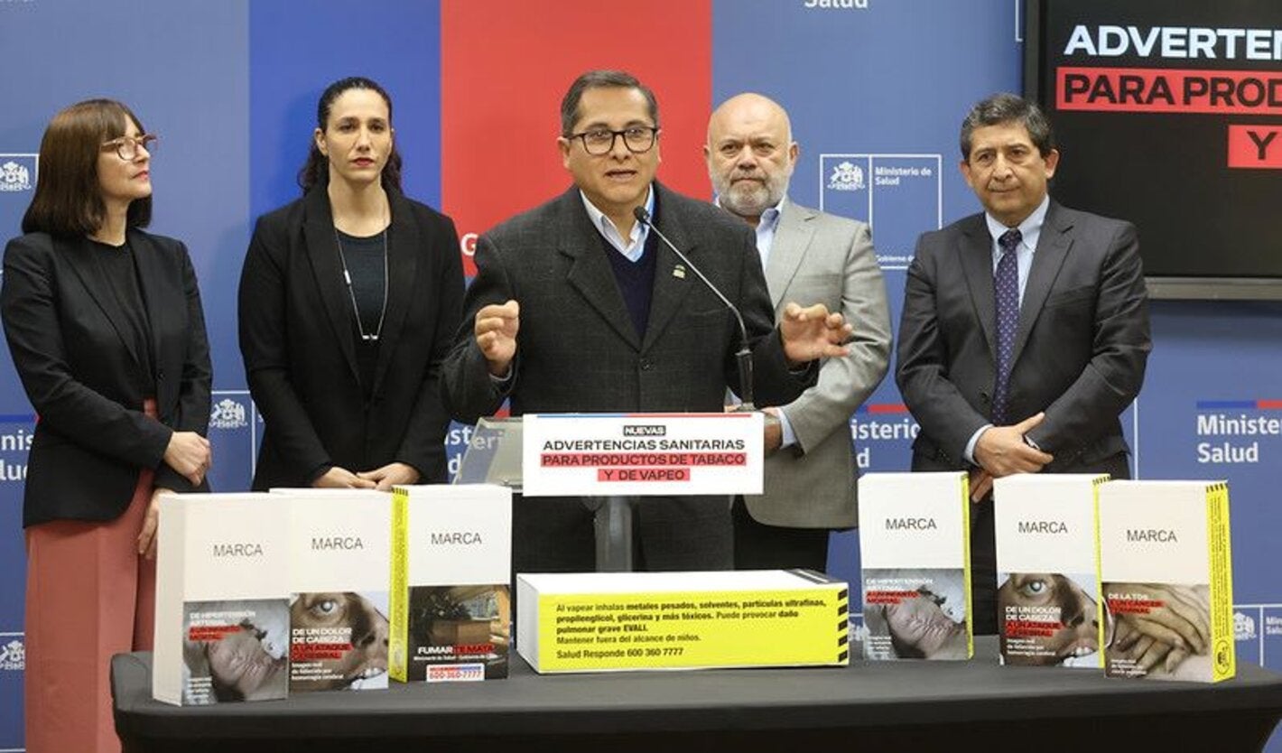 Desde el martes 20 de mayo entró en vigor la nueva Ley 21.642, que regula la venta y publicidad de cigarrillos electrónicos o vapeadores, con y sin nicotina, en Chile. 