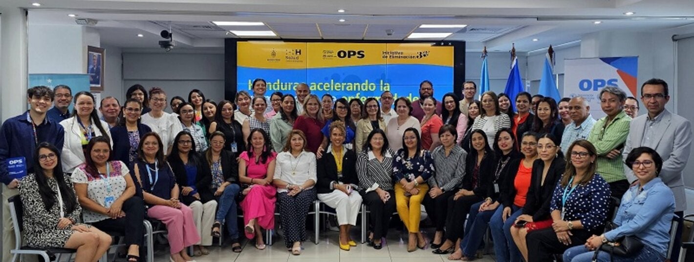 Participantes en el taller de priorización de enfermedades para eliminación