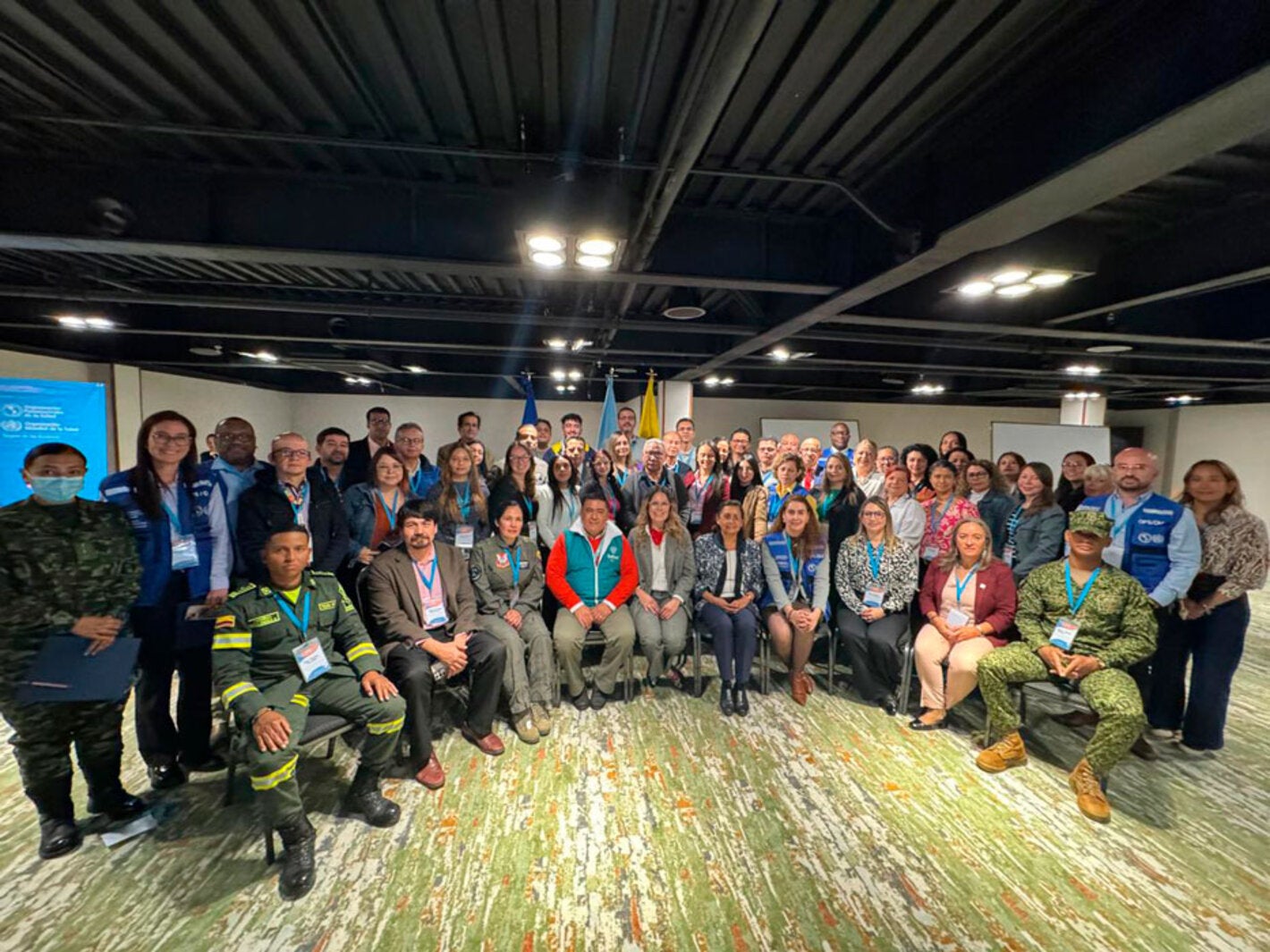 Grupo de participantes de la taller de preparacion sectorial y el analisis de riesgo de salud y desastres