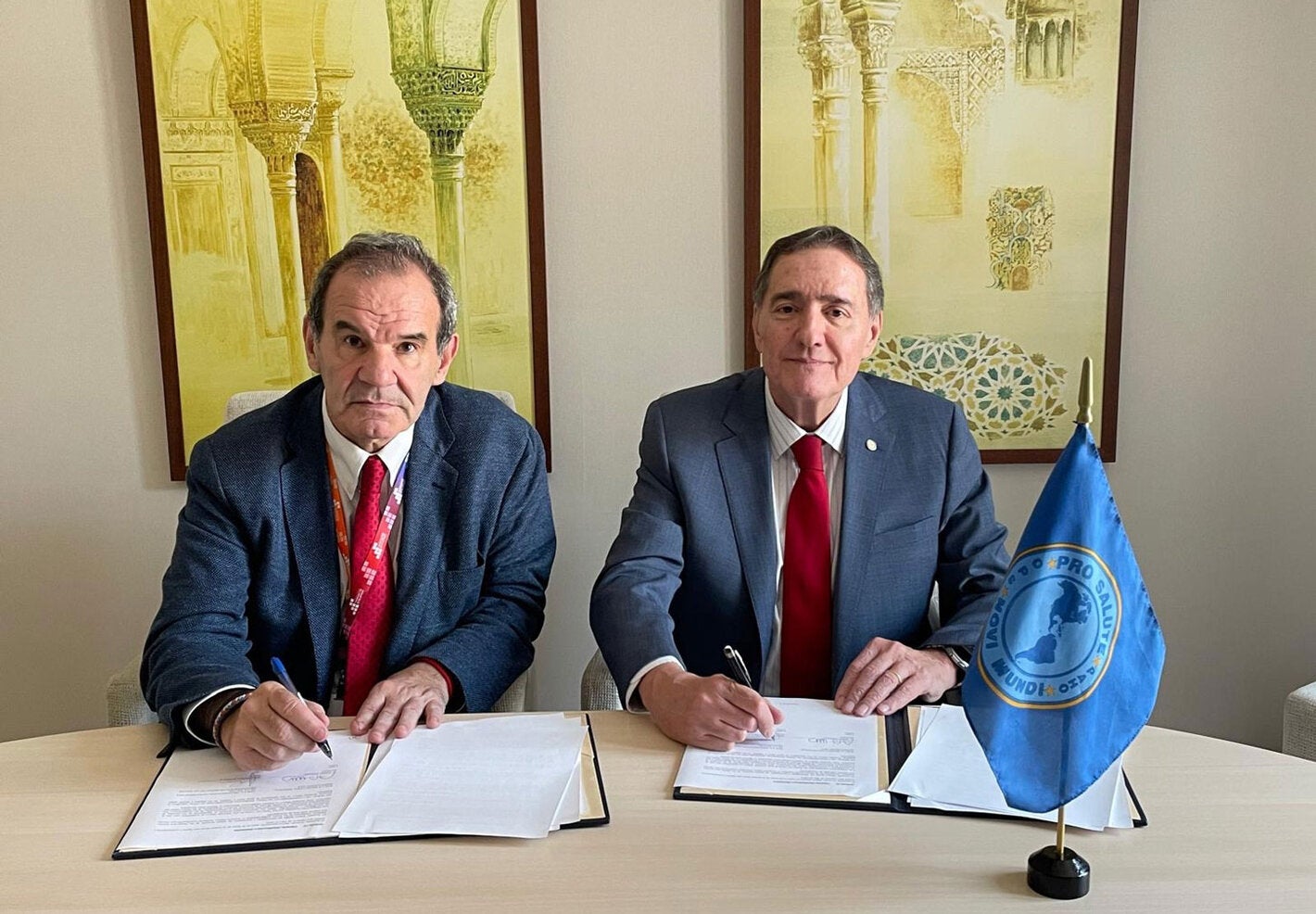 Dr. Jarbas Barbosa and the Secretary General of the Ibero-American General Secretariat (SEGIB), Andrés Allamand, signed a new memorandum of understanding (MoU) that strengthens and expands their collaboration in priority areas such as the elimination of congenital transmission of Chagas disease, road safety, care for people with disabilities, mental health of young people and adolescents, as well as South-South cooperation.
