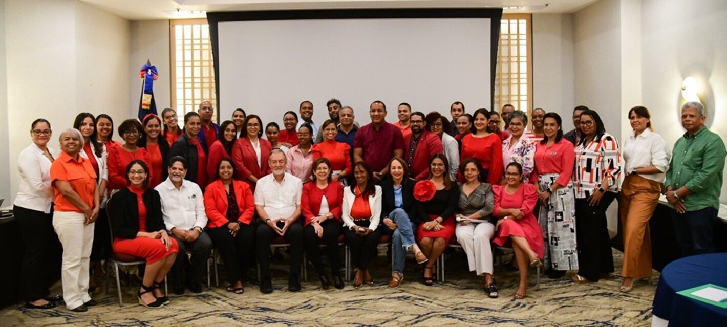 Salud Pública y OPS capacitan periodistas sobre gestión de la infodemia y comunicación de riesgo en salud