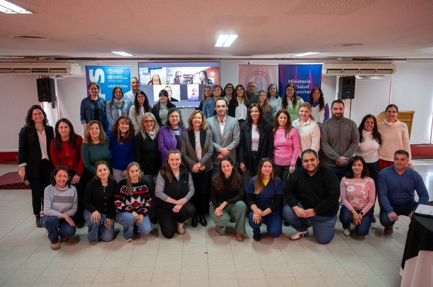 Foto grupal de los participantes del curso