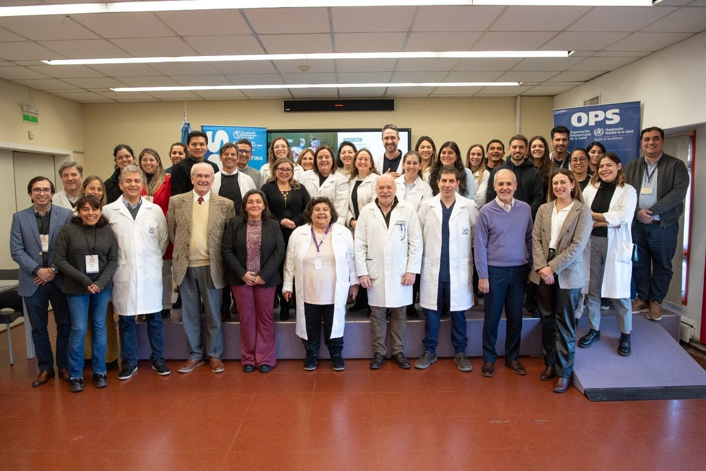 Foto grupal con los participantes