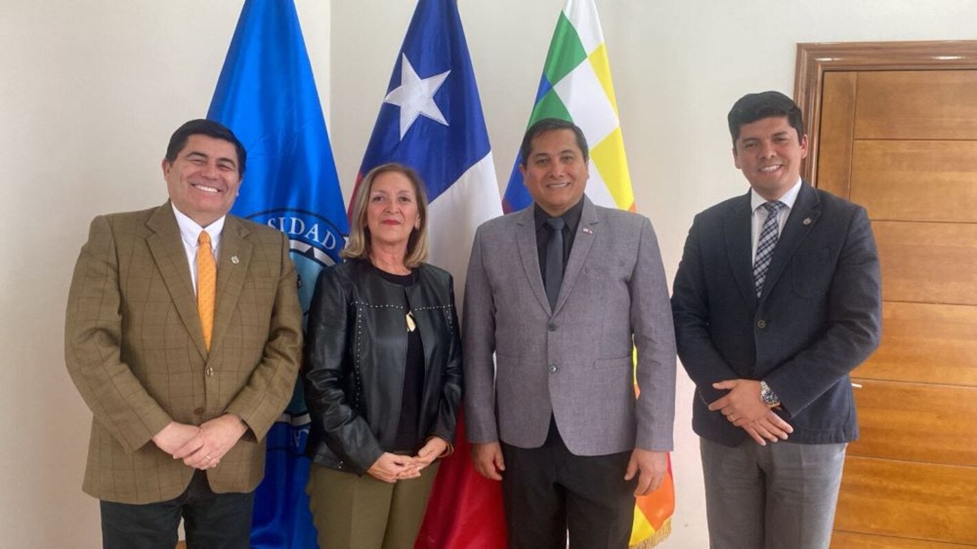 En el marco de una visita oficial a la ciudad de Iquique, el Representante de la OPS/OMS en Chile, Dr. Giovanni Escalante, sostuvo reuniones estratégicas con autoridades de la Universidad Arturo Prat y la Universidad de Tarapacá
