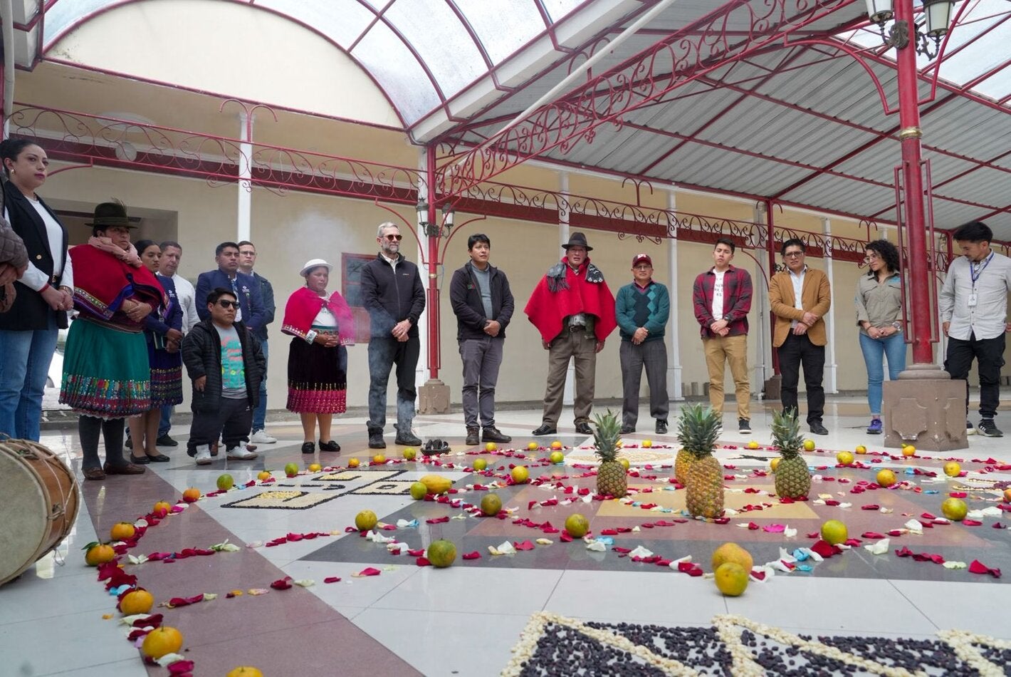 Equipos técnicos de OPS/OMS regional y país, Ministerio de Salud Pública y hombres y mujeres de sabiduría