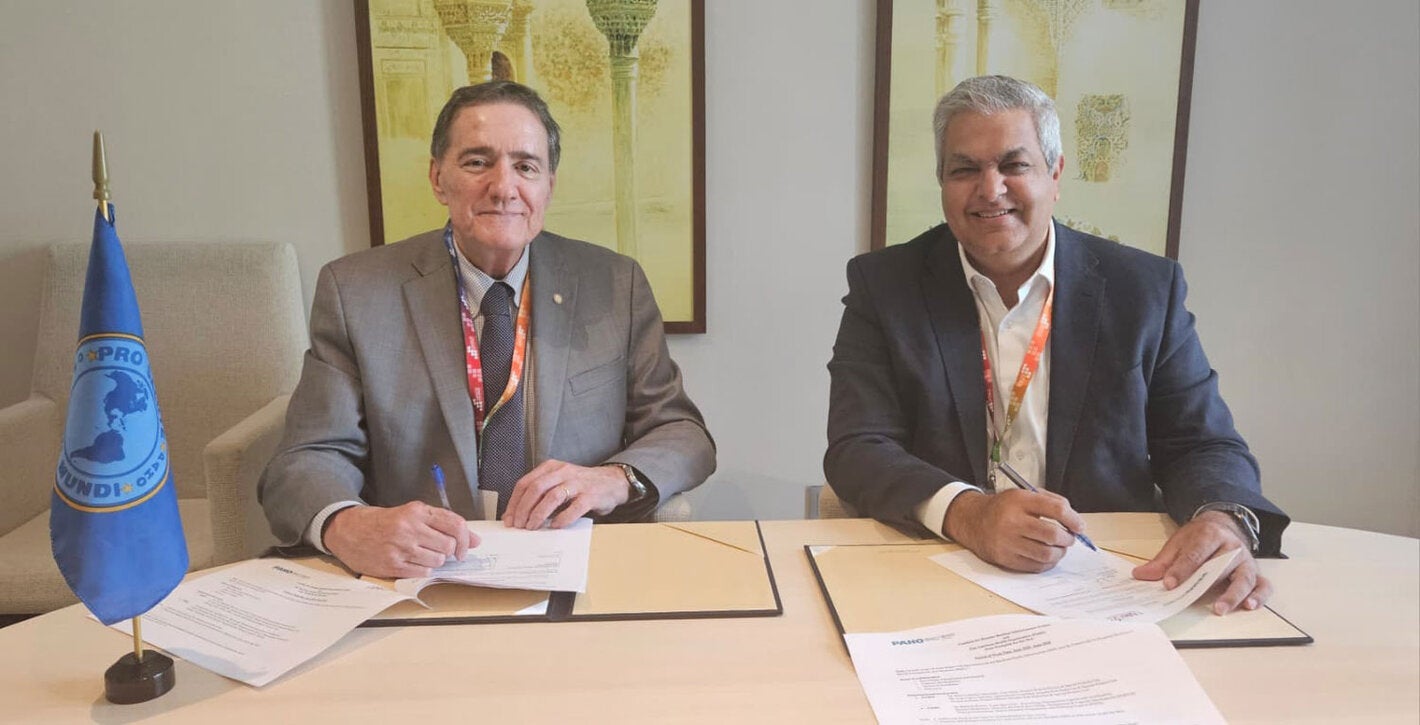  Dr. Jarbas Barbosa, has signed a Memorandum of Understanding with Amit Prothi, Director General of the Coalition for Disaster Resilient Infrastructure (CDRI) to strengthen cooperation in developing safer and more resilient health systems against climate change and natural disasters