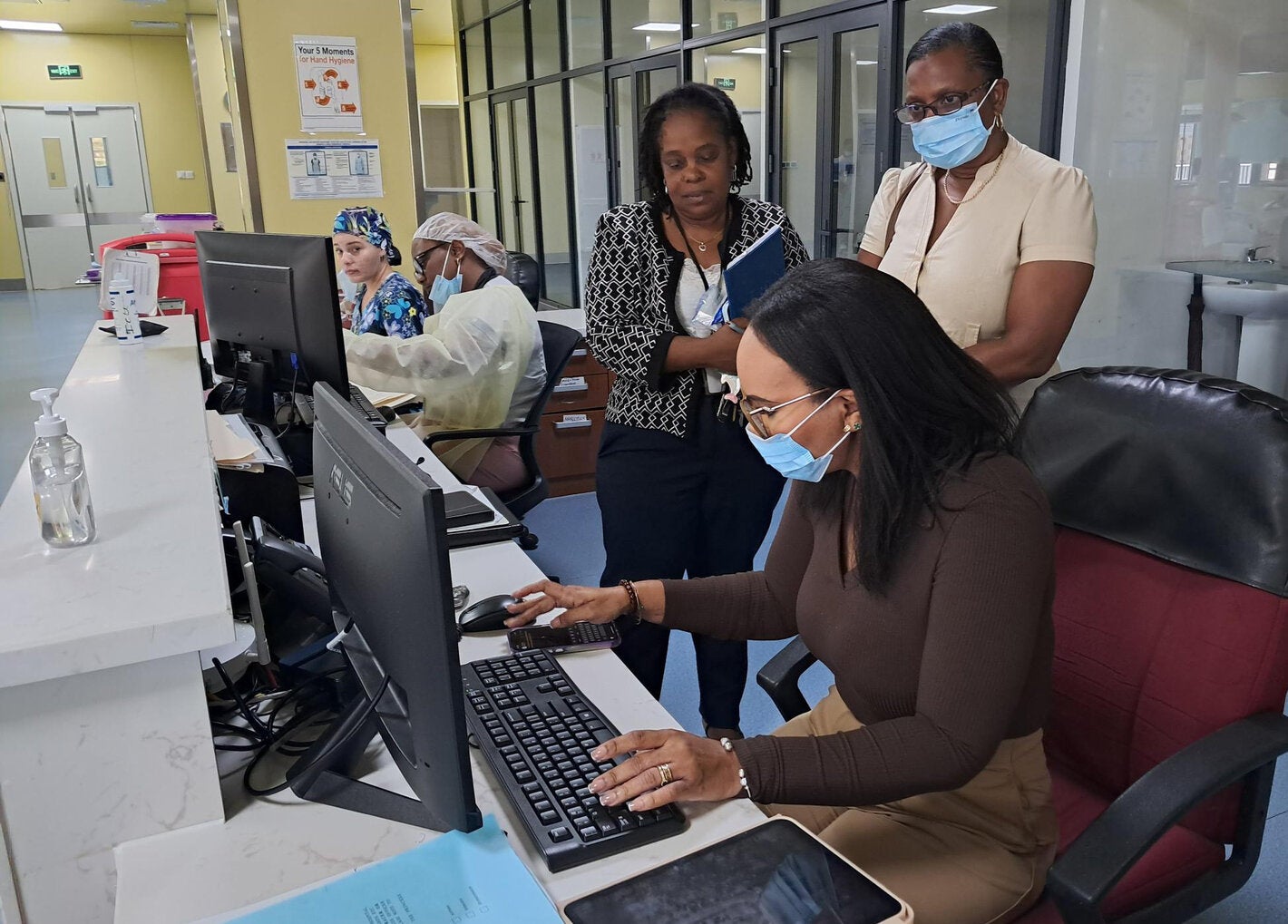 PAHO consultant testing DHIS2 access at the hospital in Dominica