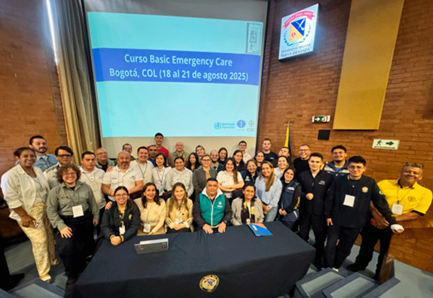 Grupo de personas en el curso de atenciobn basica