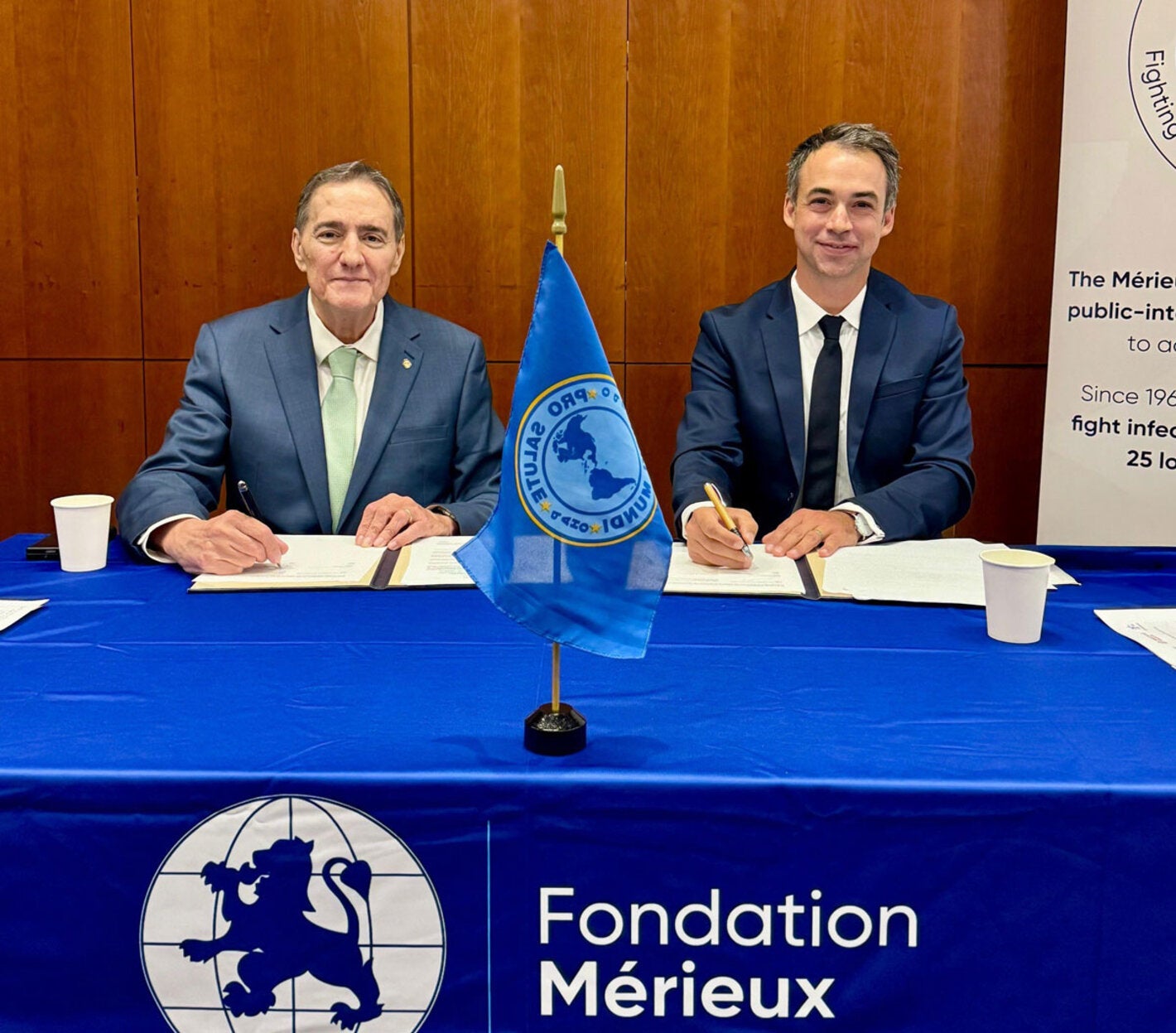 (PAHO) and the Mérieux Foundation USA (FMx USA) today signed a Framework Agreement to expand joint efforts to strengthen laboratory systems and improve access to quality diagnostics across the Americas. 