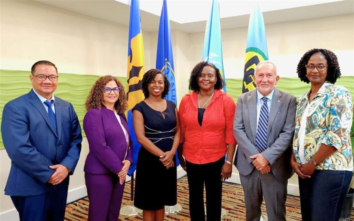 Recent graduates of the PAHO-UWI Postgraduate Diploma in Health Policy and Health Systems Program with PAHO and UWI personnel.