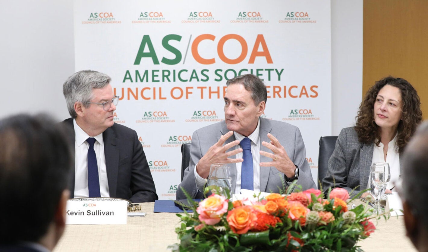 Director Dr. Jarbas Barbosa met on Wednesday October 1 with members of the Council of the Americas’ Healthcare Series leadership group and with health authorities from Argentina, Brazil, the Dominican Republic, Guyana, and Panama to advocate for stronger cooperation in health financing and security.