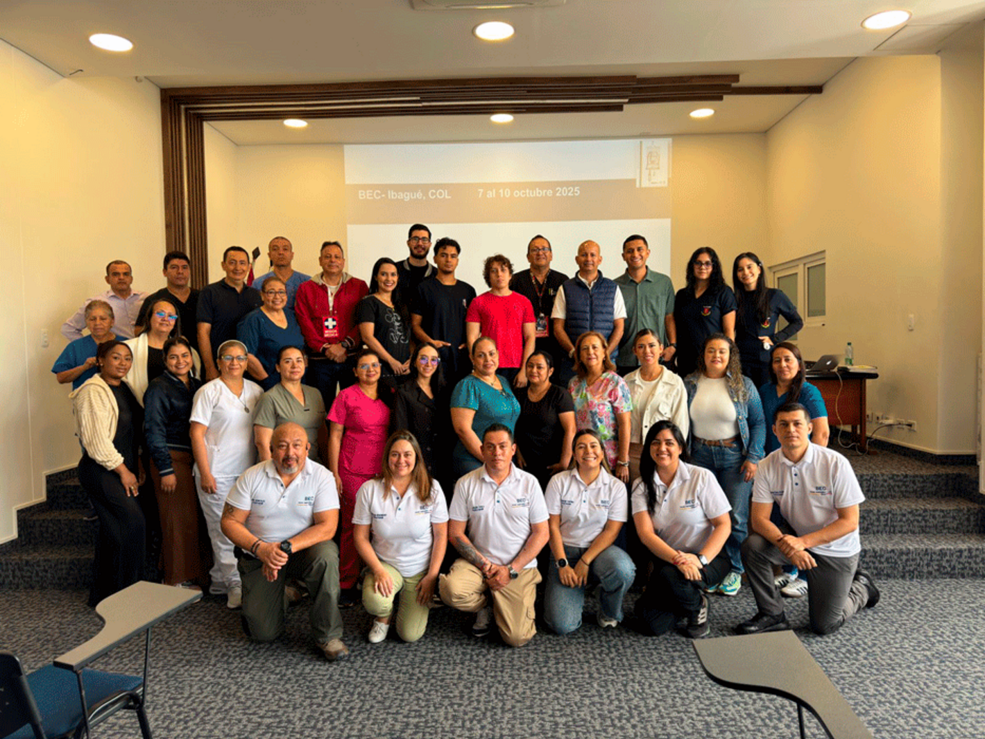 Grupo de personas que asistieron al taller